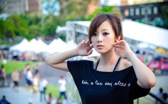 曝谢霆锋9.4亿给2子